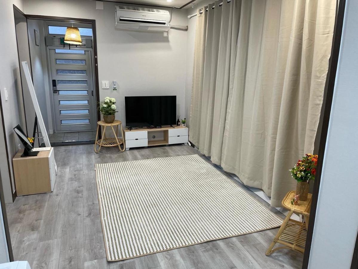 Cozy Sinchon 2548 Villa Jeju Exterior photo